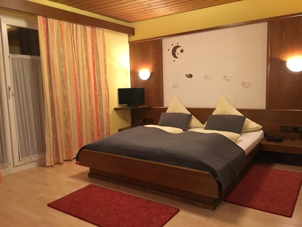Hotel Restaurant Kroell Wängle Extérieur photo