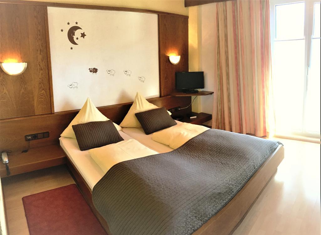 Hotel Restaurant Kroell Wängle Extérieur photo